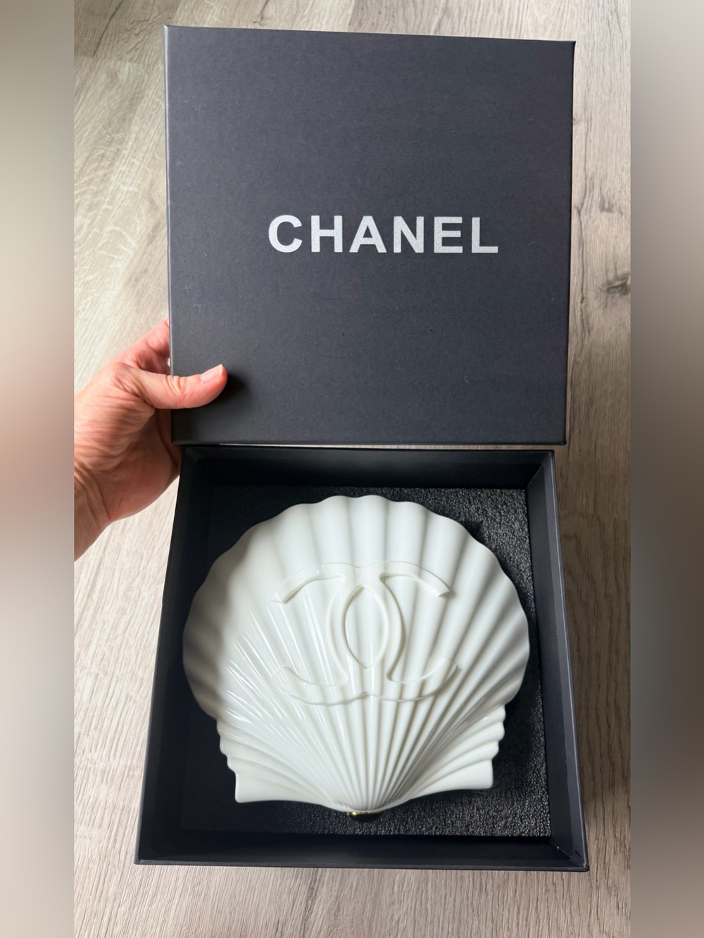 FULL SET NEW in ORIGINAL BOX Extra Large Chanel White CC Shell Bag w Dual Straps - Picture 4 of 16